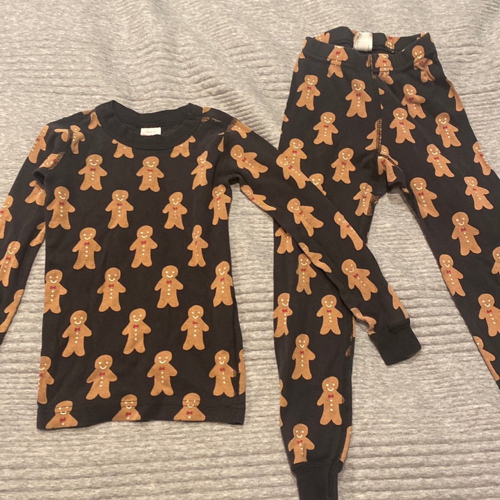 Hanna Anderson gingerbread man Christmas PJ - size 5/ 110